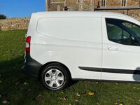 FORD TRANSIT COURIER