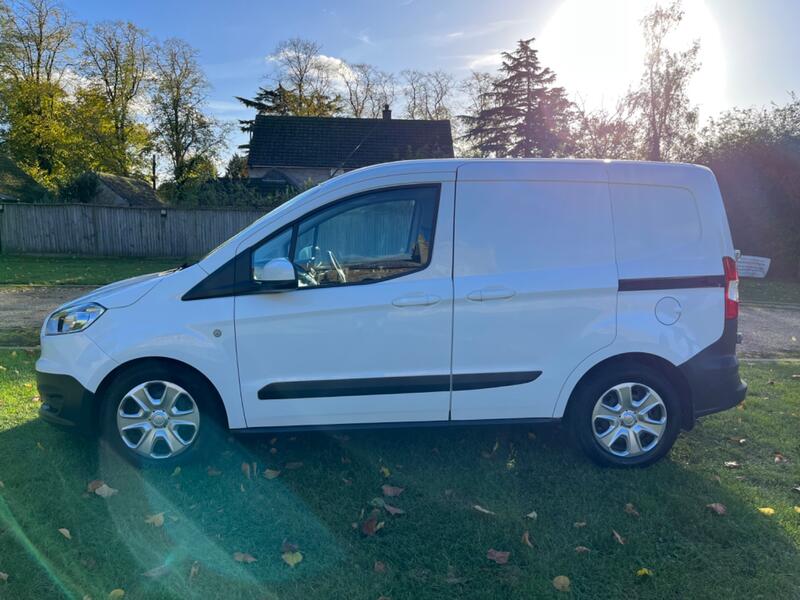 FORD TRANSIT COURIER