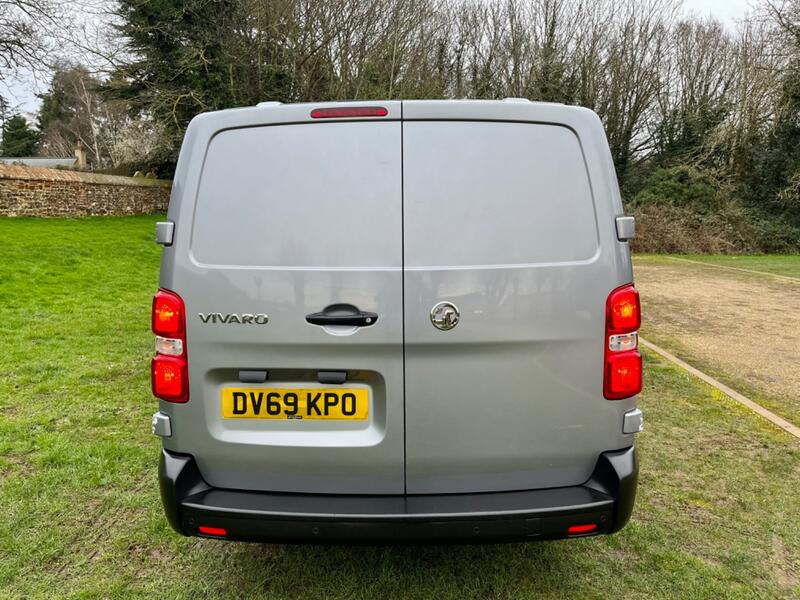 VAUXHALL VIVARO