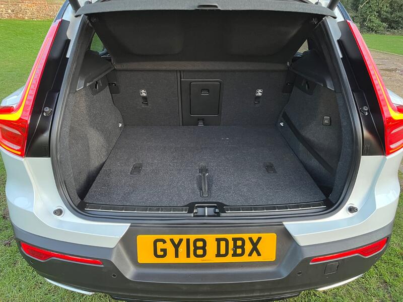 VOLVO XC40
