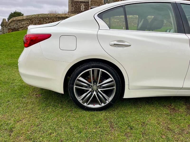 INFINITI Q50