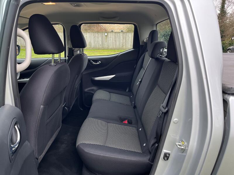 NISSAN NAVARA
