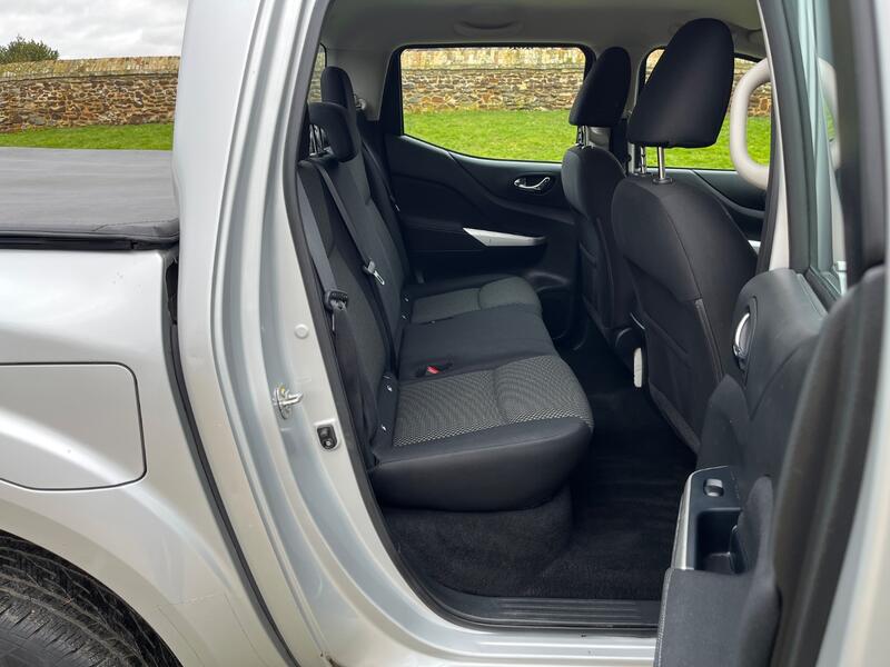NISSAN NAVARA