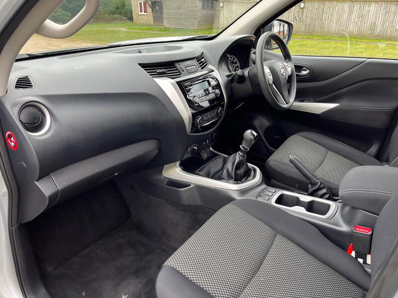 NISSAN NAVARA
