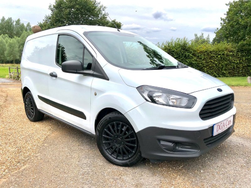 FORD TRANSIT COURIER