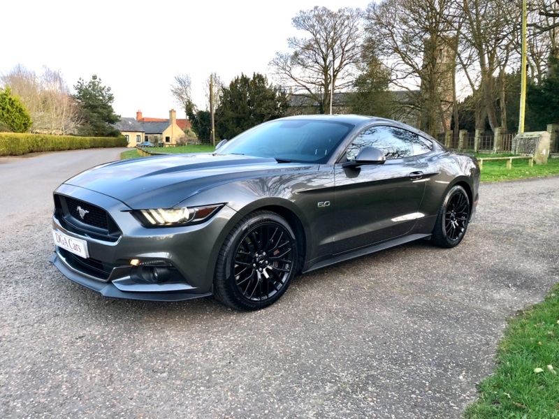 FORD MUSTANG