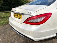 MERCEDES-BENZ CLS