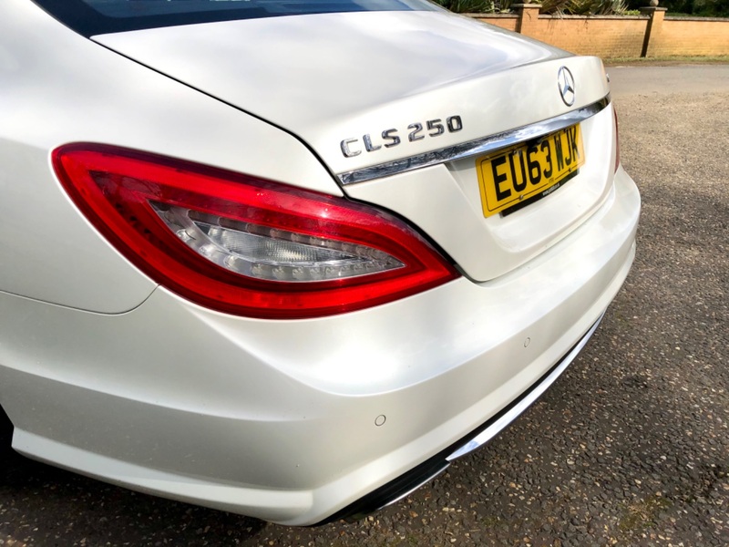 MERCEDES-BENZ CLS