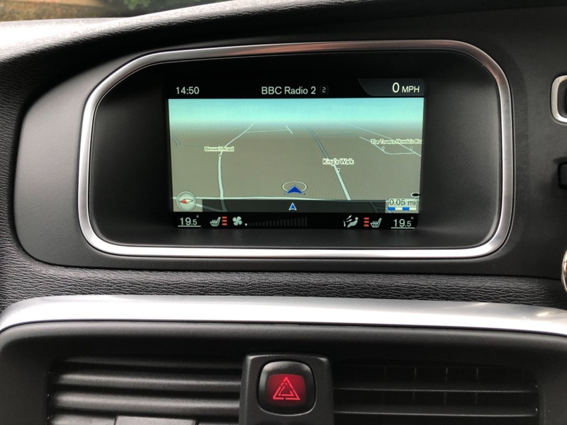 VOLVO V40