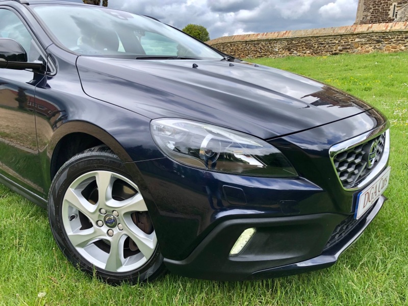 VOLVO V40