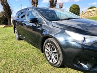 TOYOTA AVENSIS