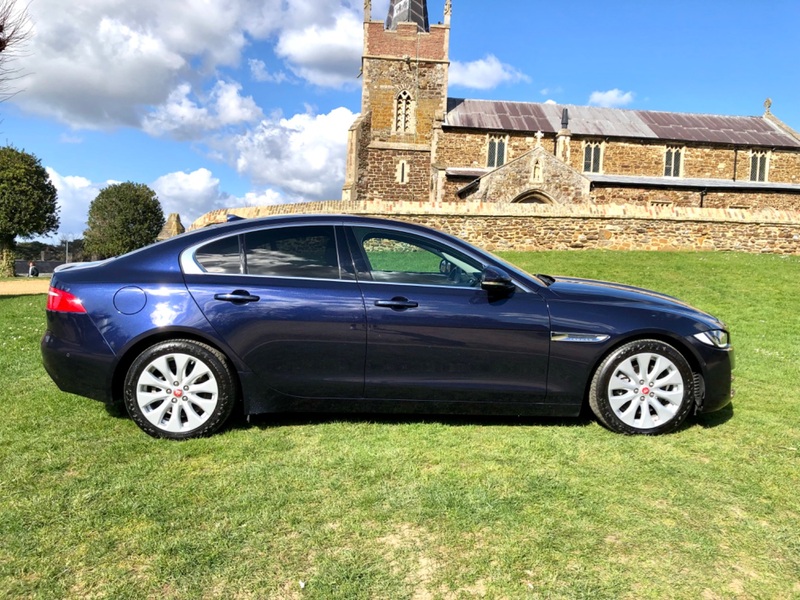 JAGUAR XE