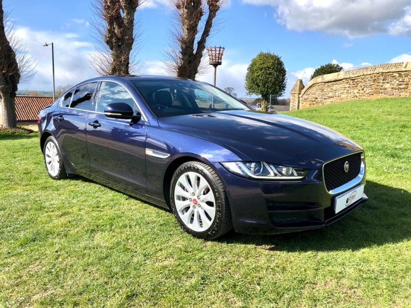 JAGUAR XE