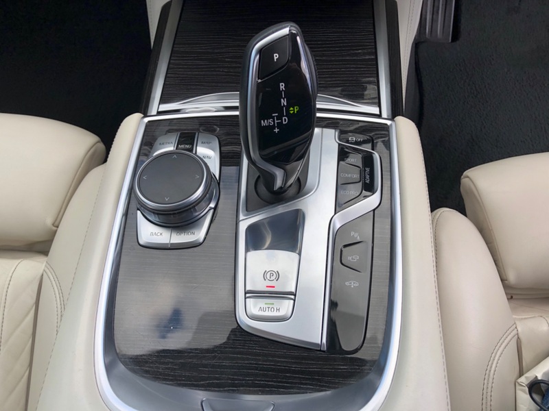 BMW 7 SERIES