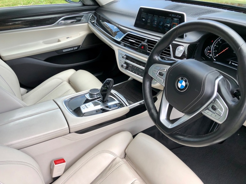 BMW 7 SERIES
