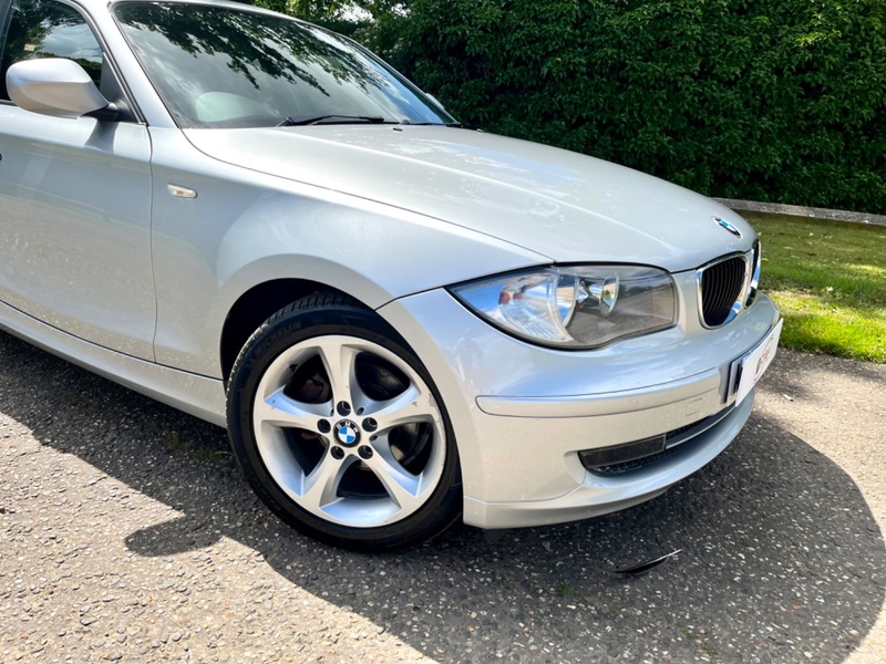 BMW 1 SERIES