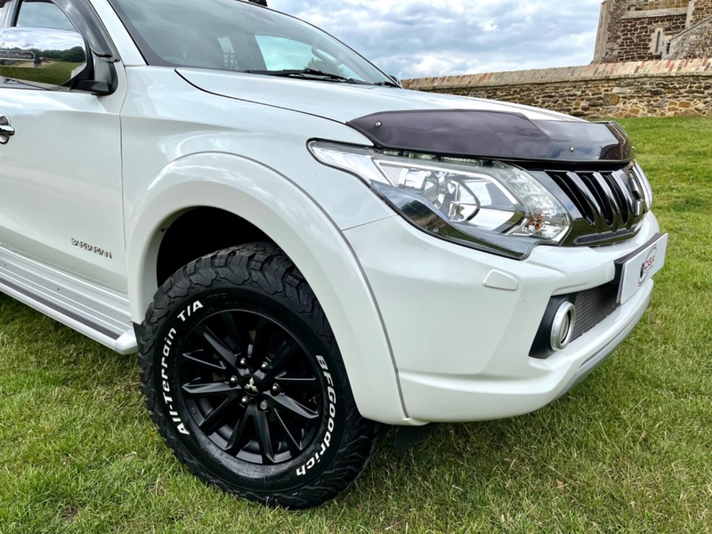 MITSUBISHI L200