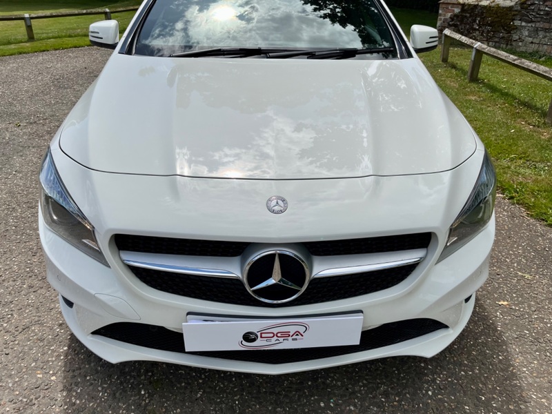 MERCEDES-BENZ CLA