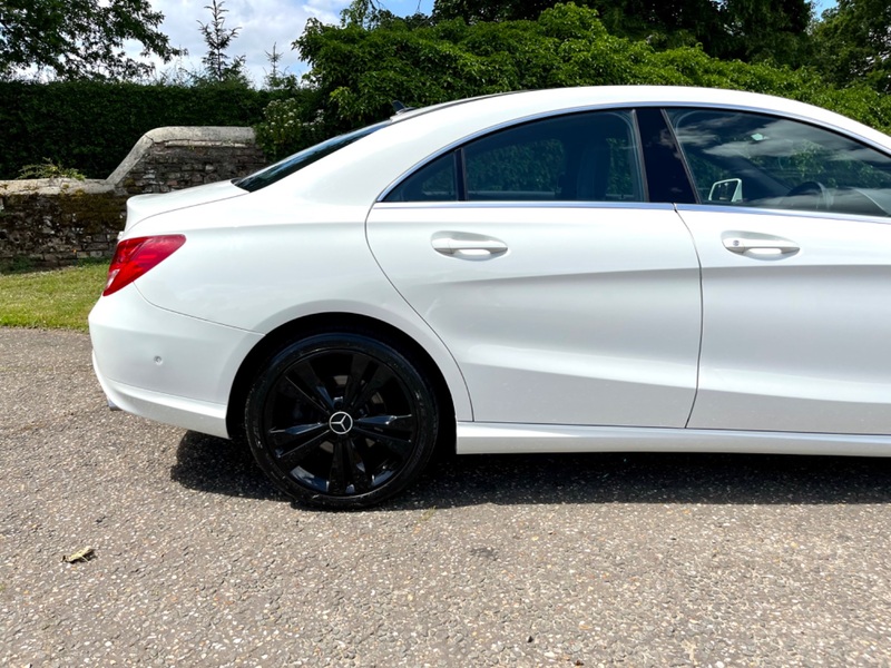 MERCEDES-BENZ CLA