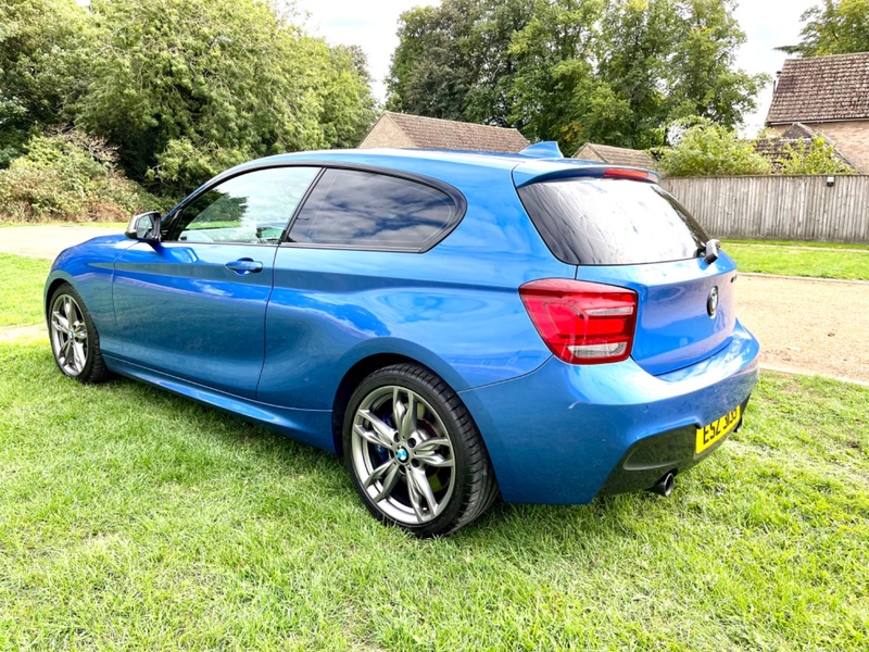 BMW 1 SERIES