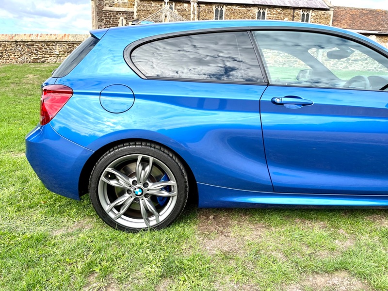 BMW 1 SERIES