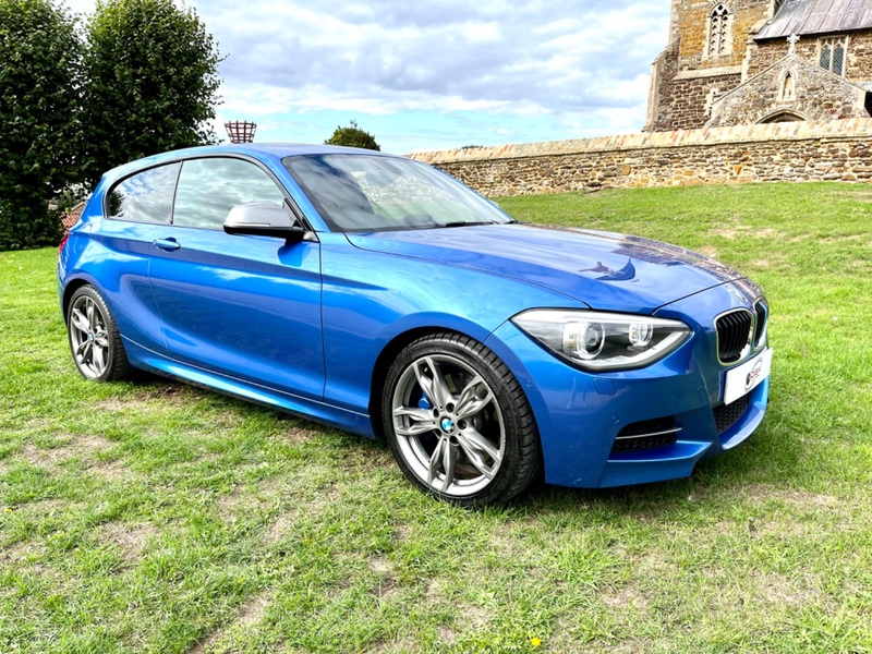 BMW 1 SERIES