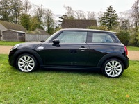 MINI HATCHBACK