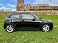 MINI HATCHBACK