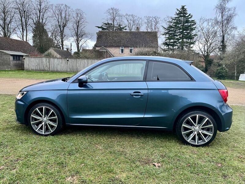 AUDI A1