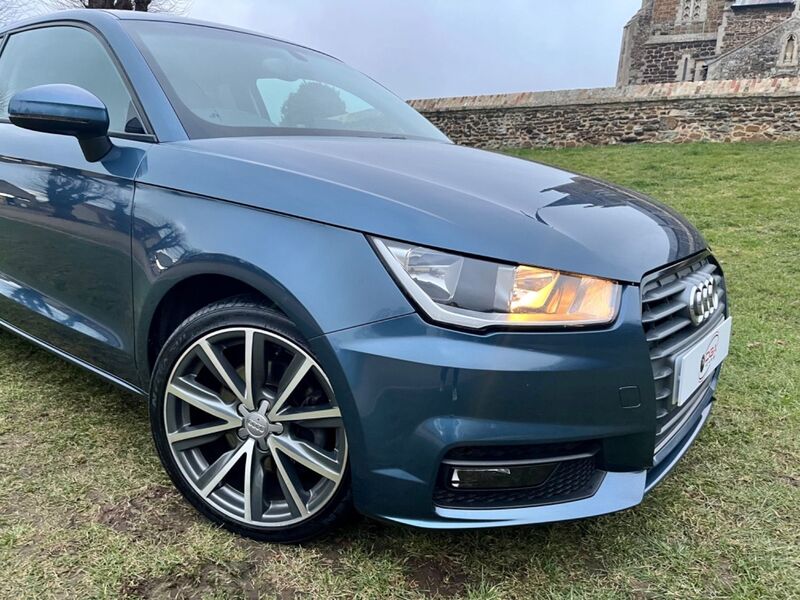 AUDI A1