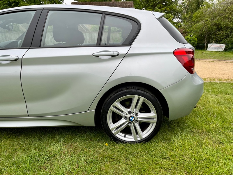 BMW 1 SERIES