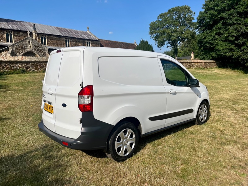 FORD TRANSIT COURIER